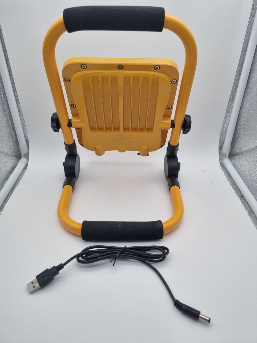 Projetor LED 50W Portátil e Recarregável 6500K - Boutique das Lâmpadas